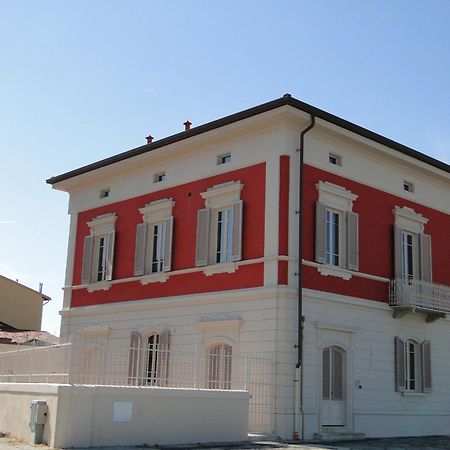 Villino Ermione Hotell Marina Di Pisa Eksteriør bilde