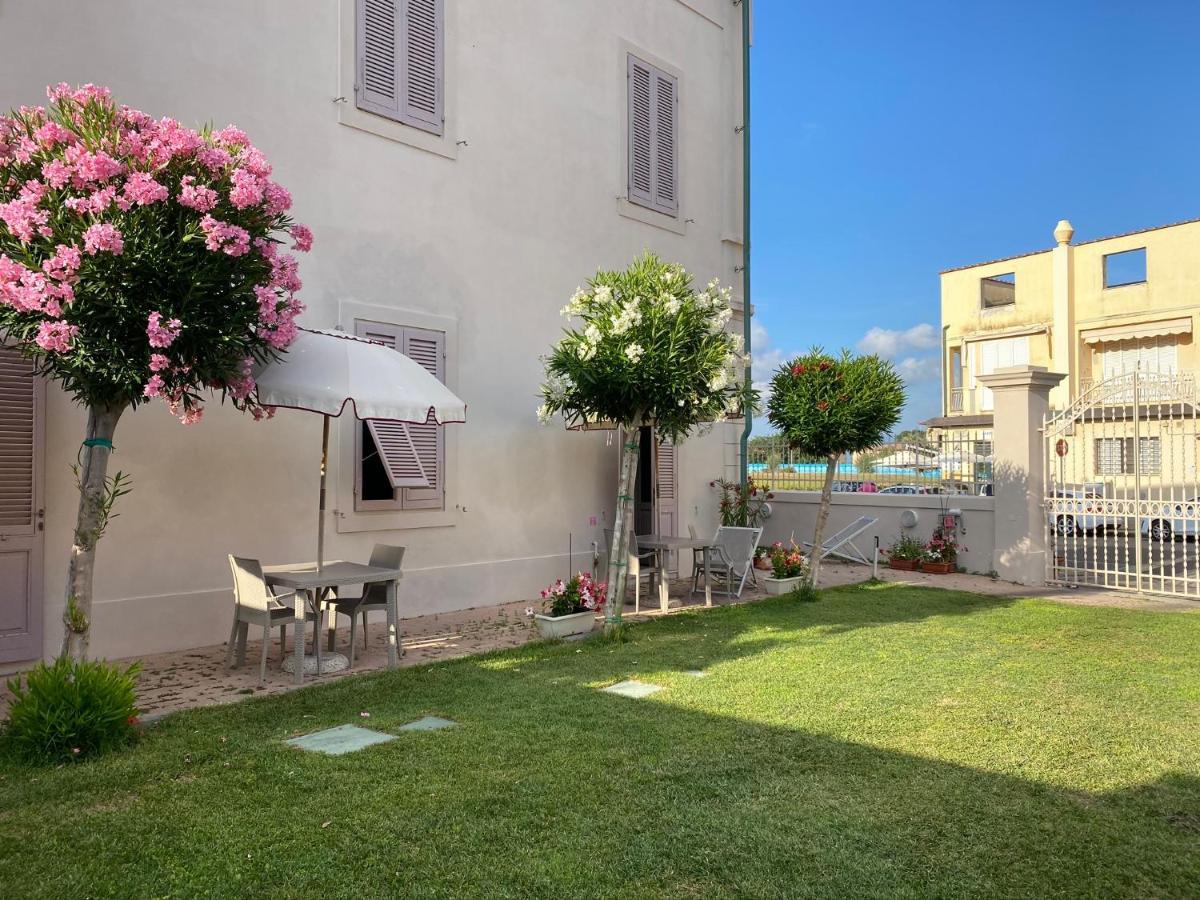 Villino Ermione Hotell Marina Di Pisa Eksteriør bilde