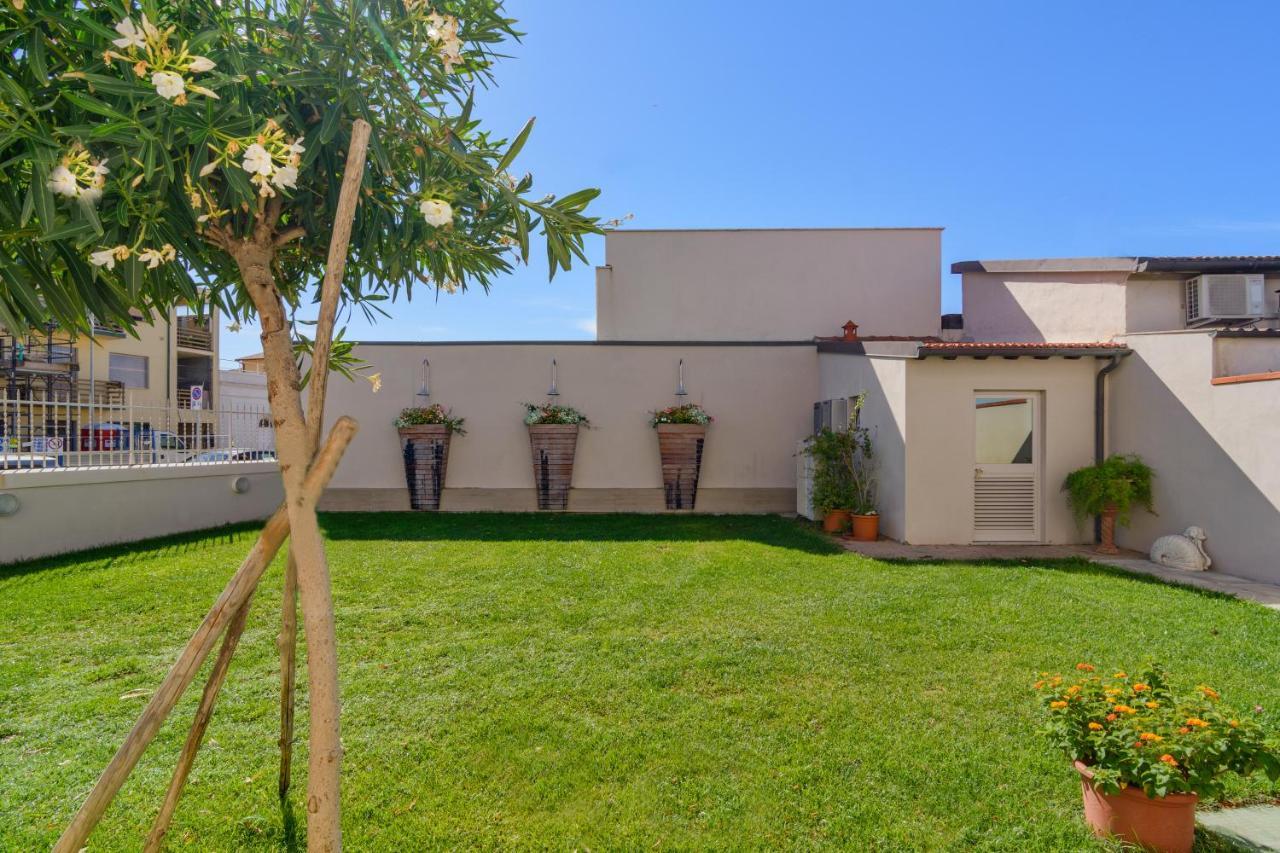 Villino Ermione Hotell Marina Di Pisa Eksteriør bilde