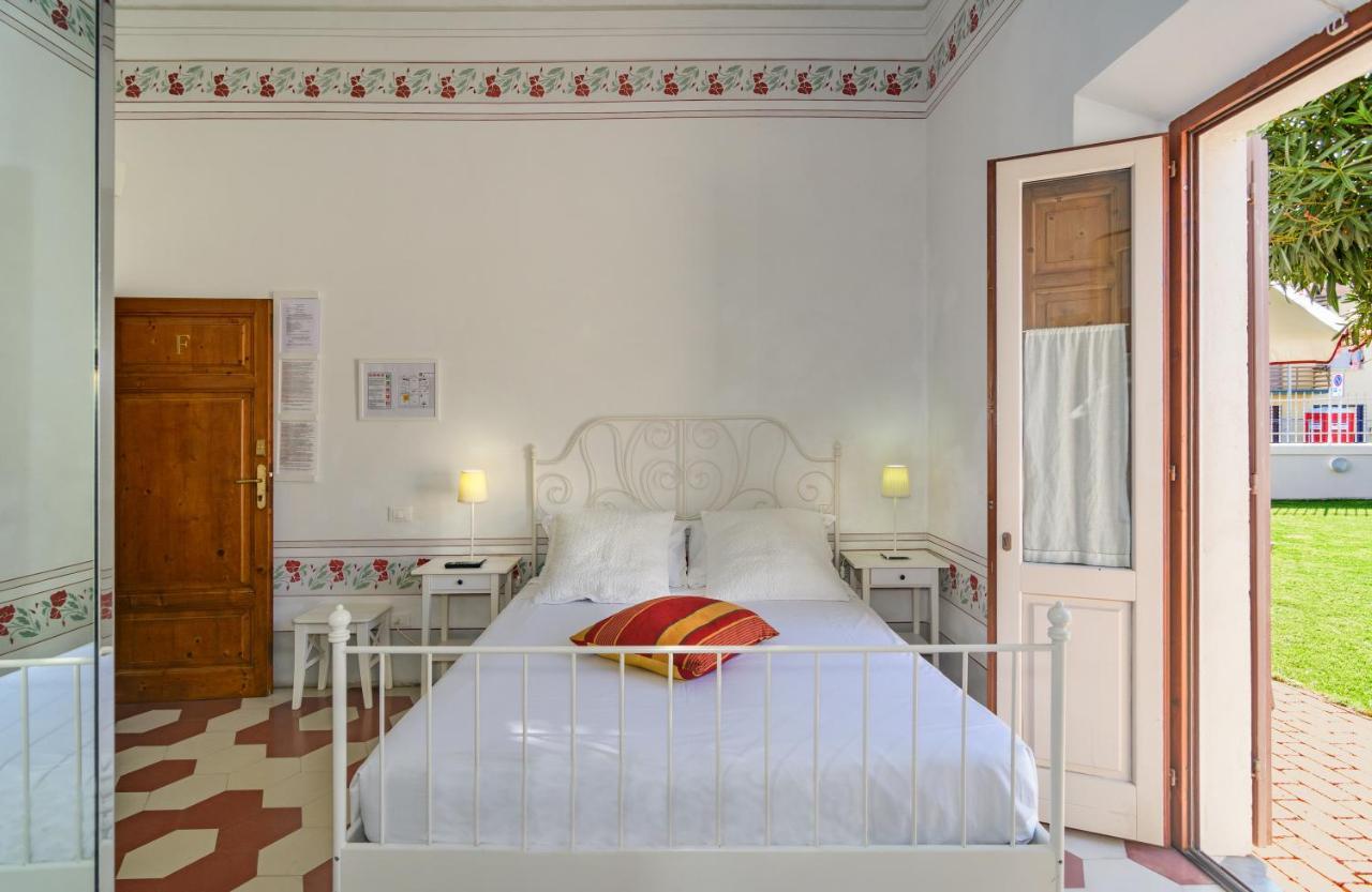 Villino Ermione Hotell Marina Di Pisa Eksteriør bilde
