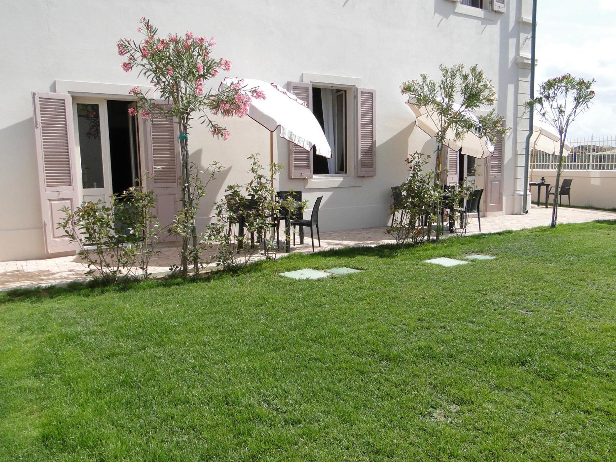 Villino Ermione Hotell Marina Di Pisa Eksteriør bilde